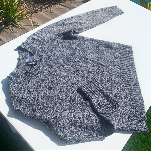 H&M CROPPED SWEATER - Picture 1 of 2